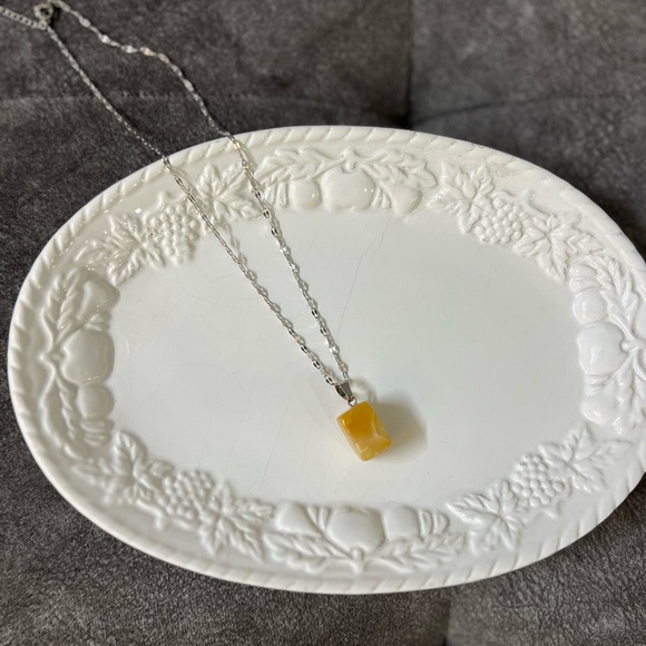 100% Natural Yellow Agate Stone Necklace - Picture 4 of 5